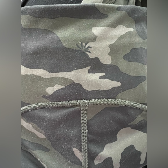 Ultra High Rise Elation 7/8 Tight Legging - Camo - Picture 8 of 11